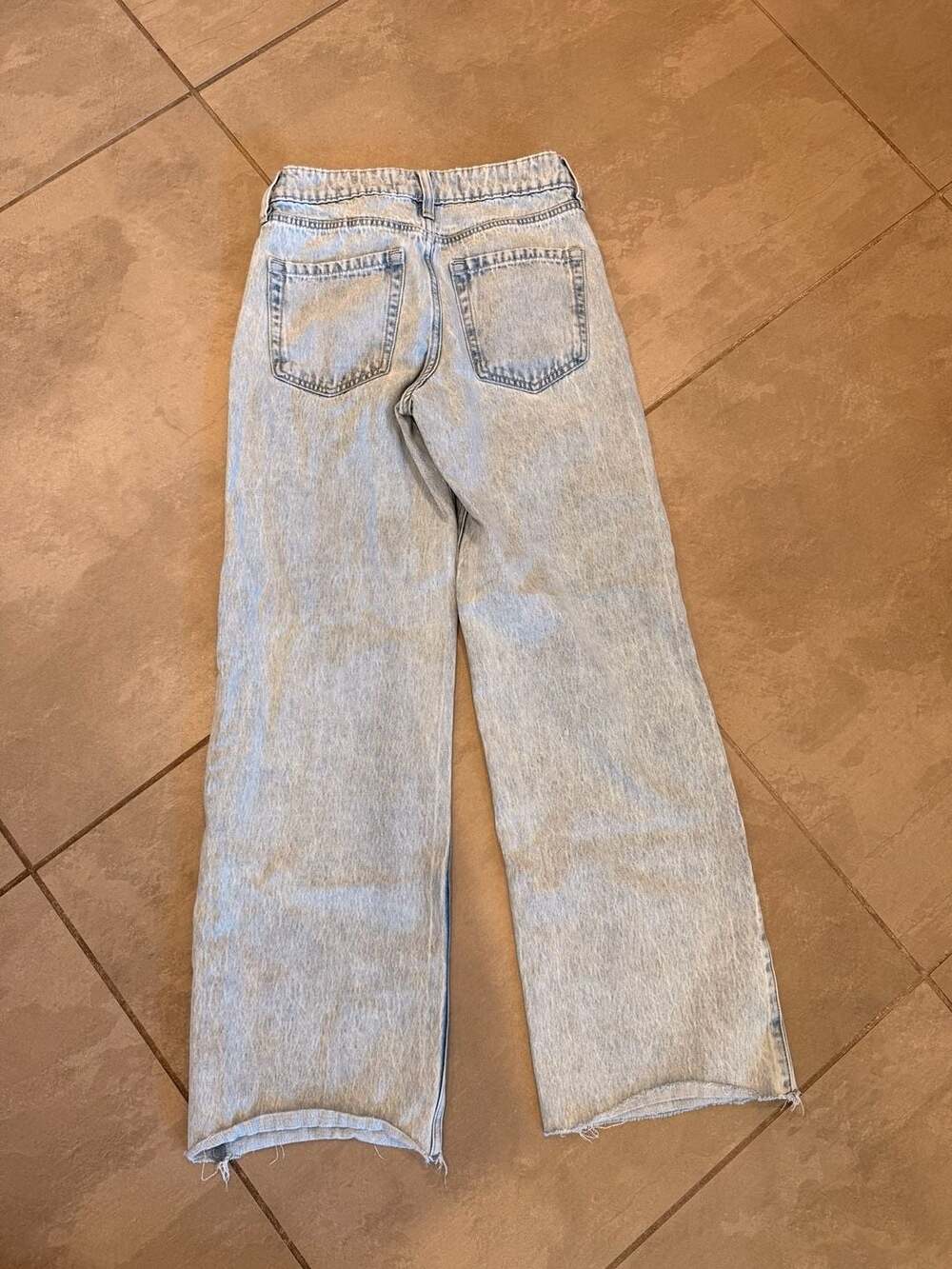 Hollister High-Rise Baggy Jeans Size 00R - Picture 3 of 3